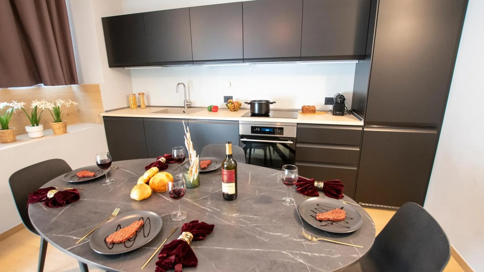 Ihost Luxury -Private Parking- Plana 3 Apartment Milan 0*,  Italy